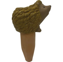 Decoratieve egel van keramiek voor de tuin