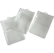 Drie transparante verfbakken van kunststof met ophangoog