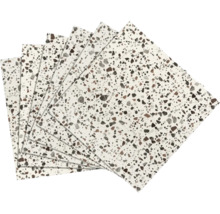 Meerdere vloertegels met terrazzo-patroon