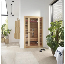 Badkamer met infraroodsauna, wastafelcombinatie en kamerplanten voor een ontspannen sfeer