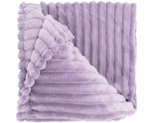 Opgevouwen, lila kleurig knuffeldeken met ribbelpatroon
