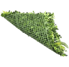 Kunsthaag met verschillende groene bladeren op kunststof rooster