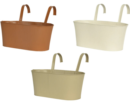 Drie metalen balkonbakken met ophanging