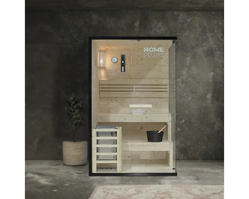 Finse sauna van hout met glazen voorkant en accessoires