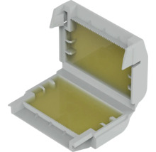 Binnenaanzicht van een lege kabelgoot van kunststof