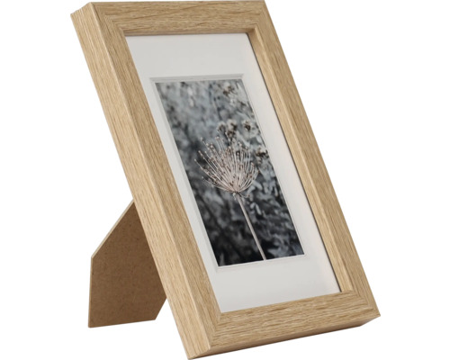 Fotolijst met houten structuur en standaard