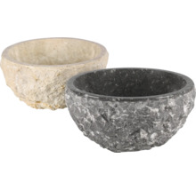 Twee waskommen van steen