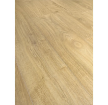 Close-up van lichte laminaatvloer met houtnerfstructuur