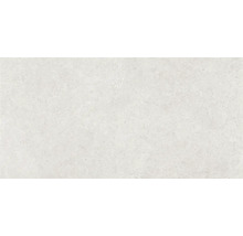 Witte vloertegel met lichte marmering