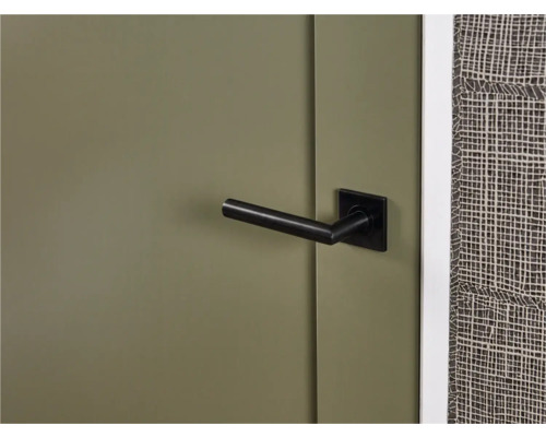 Deur met zwarte deurklink