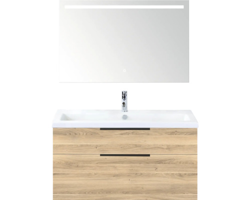 Wastafelmeubel met onderkast en spiegel met verlichting in de badkamer