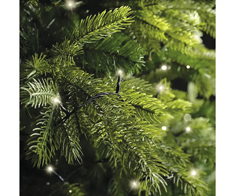 Close-up van een kerstboom met lichtjes