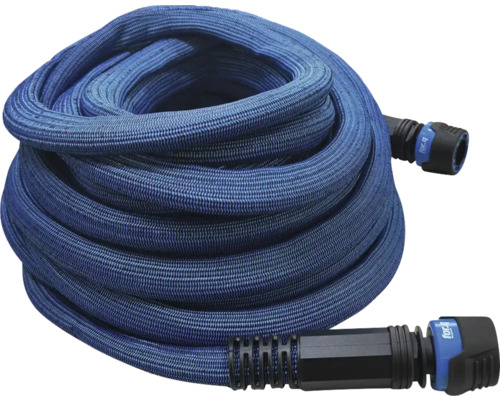 Opgerolde flexibele tuinslang met aansluitingen