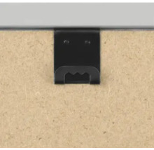 Detail van een fotolijstophanging aan de achterkant van een fotolijst