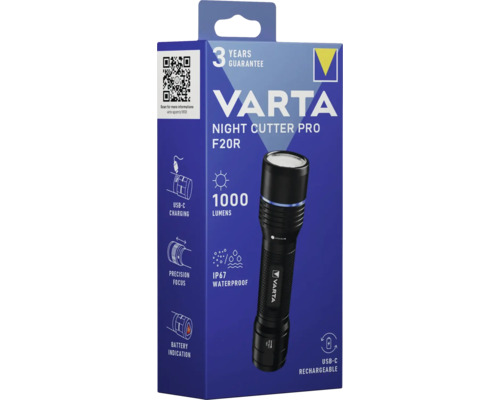 Varta Night Cutter Pro F20R zaklamp in verpakking met garantie, lumenindicatie en waterdichtheidszegel