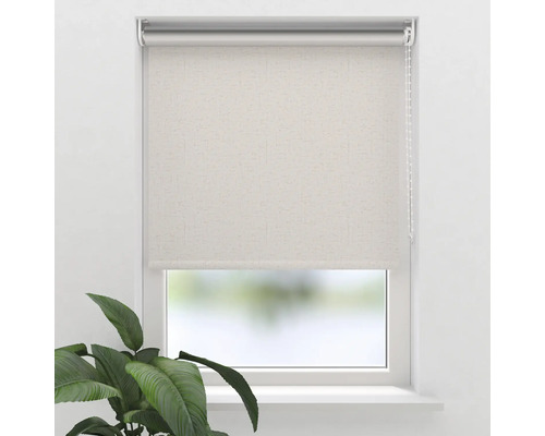 Venster met stoffen rolgordijnen voor schaduw