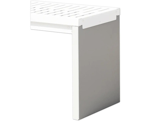 Detailopname van een witte plank met grijze zijwand