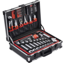 Open gereedschapskoffer met moersleutels, tangen en schroevendraaiers