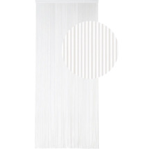 Wit gordijn van draden voor een deur