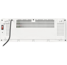 Achterkant van een radiator met schakelaar en ventilatiesleuven