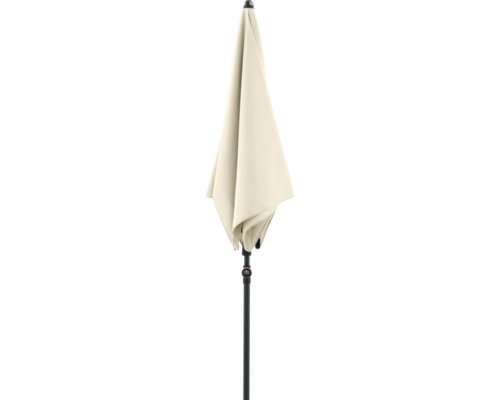 Gesloten tuinzonscherm op een zwarte metalen paal