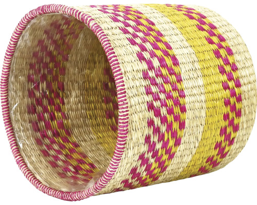 Decoratieve plantenschaal van gevlochten materiaal met motief