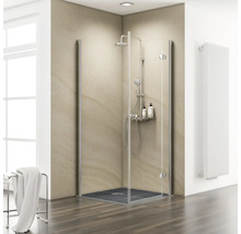 Inloopdouche met doucheset, doucheplank en handdoekradiator in de badkamer