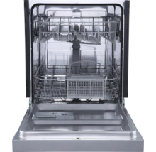 Open vaatwasser met afwasmanden