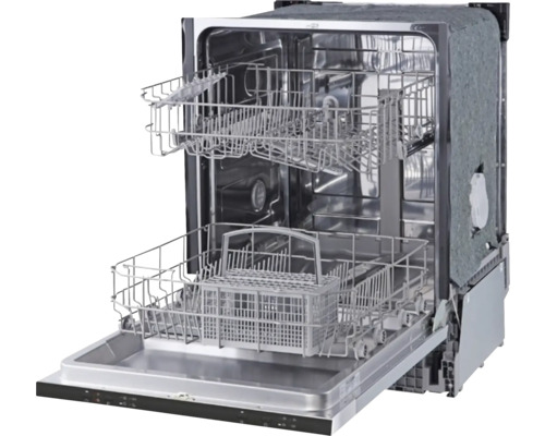 Open vaatwasser met vaatwaskorven