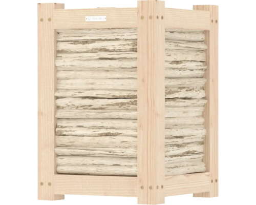 Insectenhotel met houten frame en natuurlijke vulmaterialen ter bevordering van biodiversiteit