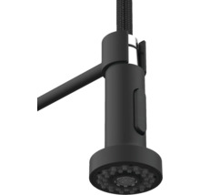 Zwarte keukenkraan met sproeislang