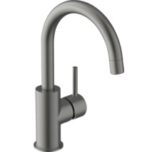 Metalen keukenkraan met hoge uitloop