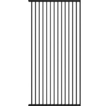 Metalen hekwerk met verticale stijlen