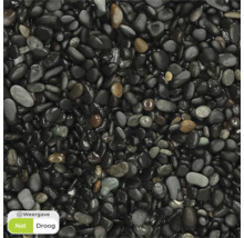 Natte decoratieve kiezelstenen voor de tuin of buitenruimte.