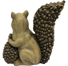 Decoratief eekhoornbeeldje met dennenappel voor de tuin