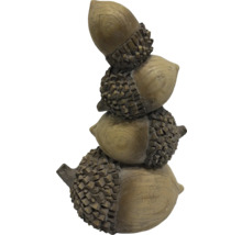Decoratieve tuinfiguur van gestapelde eikels