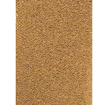 Close-up van bruin visvoer in de vorm van kleine, staafvormige pellets.