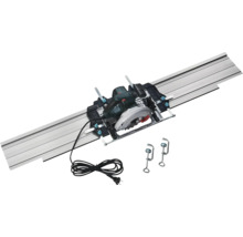 Cirkelzaag op een metalen geleiderail inclusief twee lijmklemmen en een zwart netsnoer.