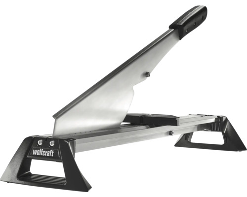 Wolfcraft laminaatsnijder van metaal met zwart handvat en steunvoeten.