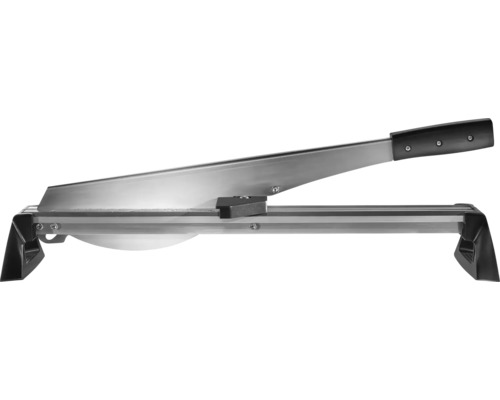 Laminaat- en vinylsnijder van metaal met een lange hendel en een zwarte kunststof handgreep.