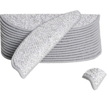 Stoffen trapmatten in een stapel