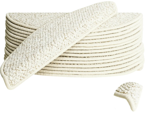 Stoffen trapmatten in een stapel