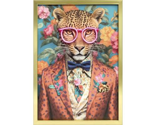 Ingelijste afbeelding van een luipaard met bril, vlinderdas en jasje tegen een bloemige achtergrond