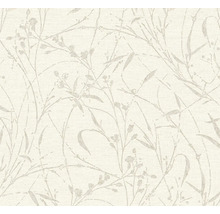 Vliesbehang met verfijnd botanisch patroon van bladeren, takjes en kleine bloemen.