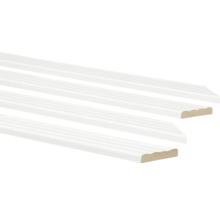 Twee witte, geprofileerde houten plinten