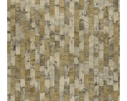 Behang met een patroon van verticale stroken, horizontale getextureerde groeven en een verweerd oppervlak.