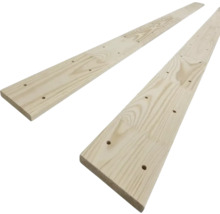 Twee houten planken met voorgeboorde gaten voor saunabanken of houtconstructies.