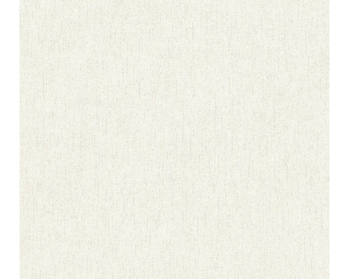 Lichtbeige vliesbehang met een subtiele verticale structuur en fijne reliëfafwerking.