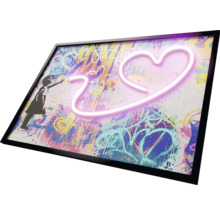 Decoratieve afbeelding met graffiti en neonhart in een lijst