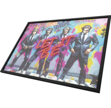 Poster met lijst met vier apen in pakken en de tekst Let it be